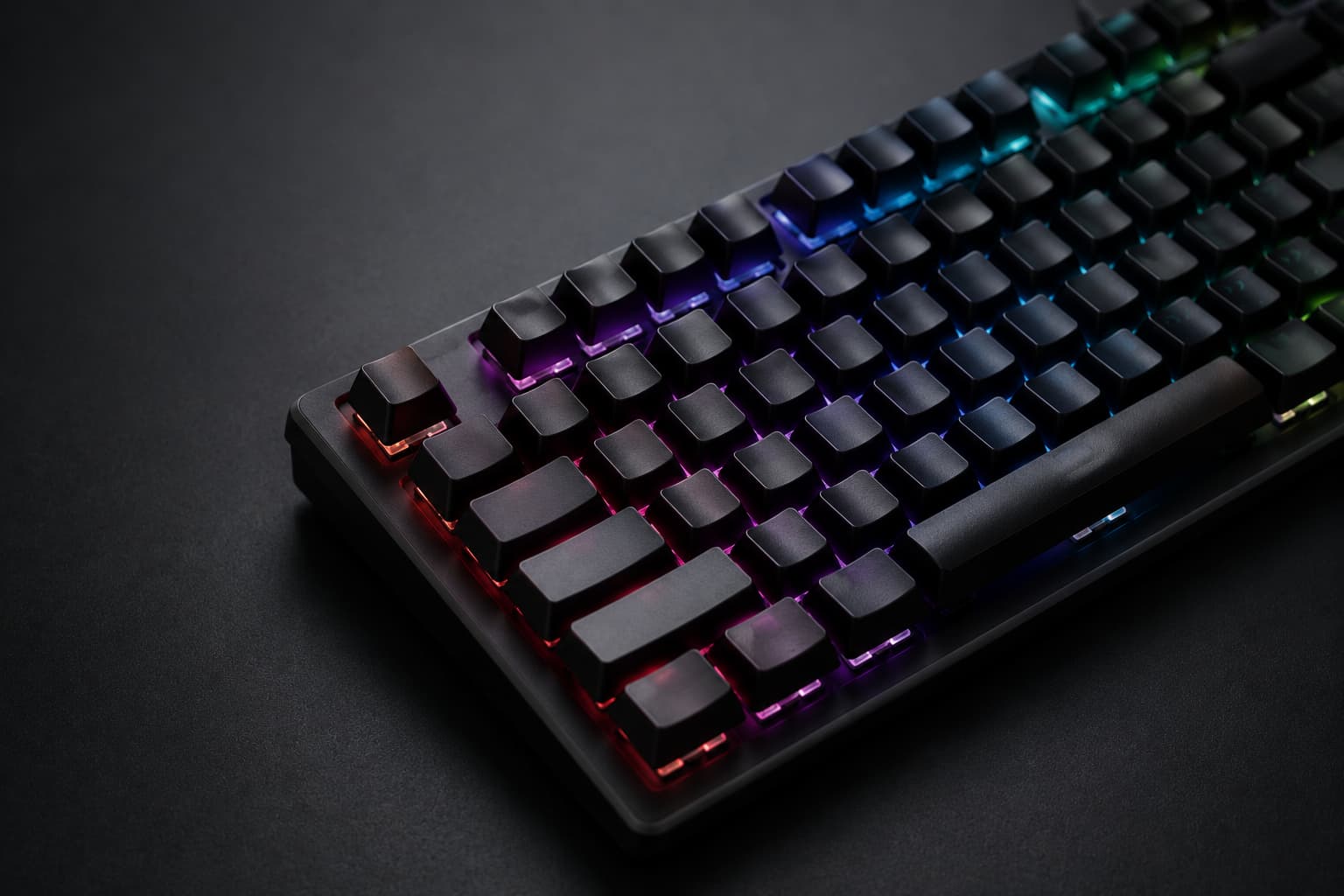 Manette de jeu sans fil posée sur un bureau